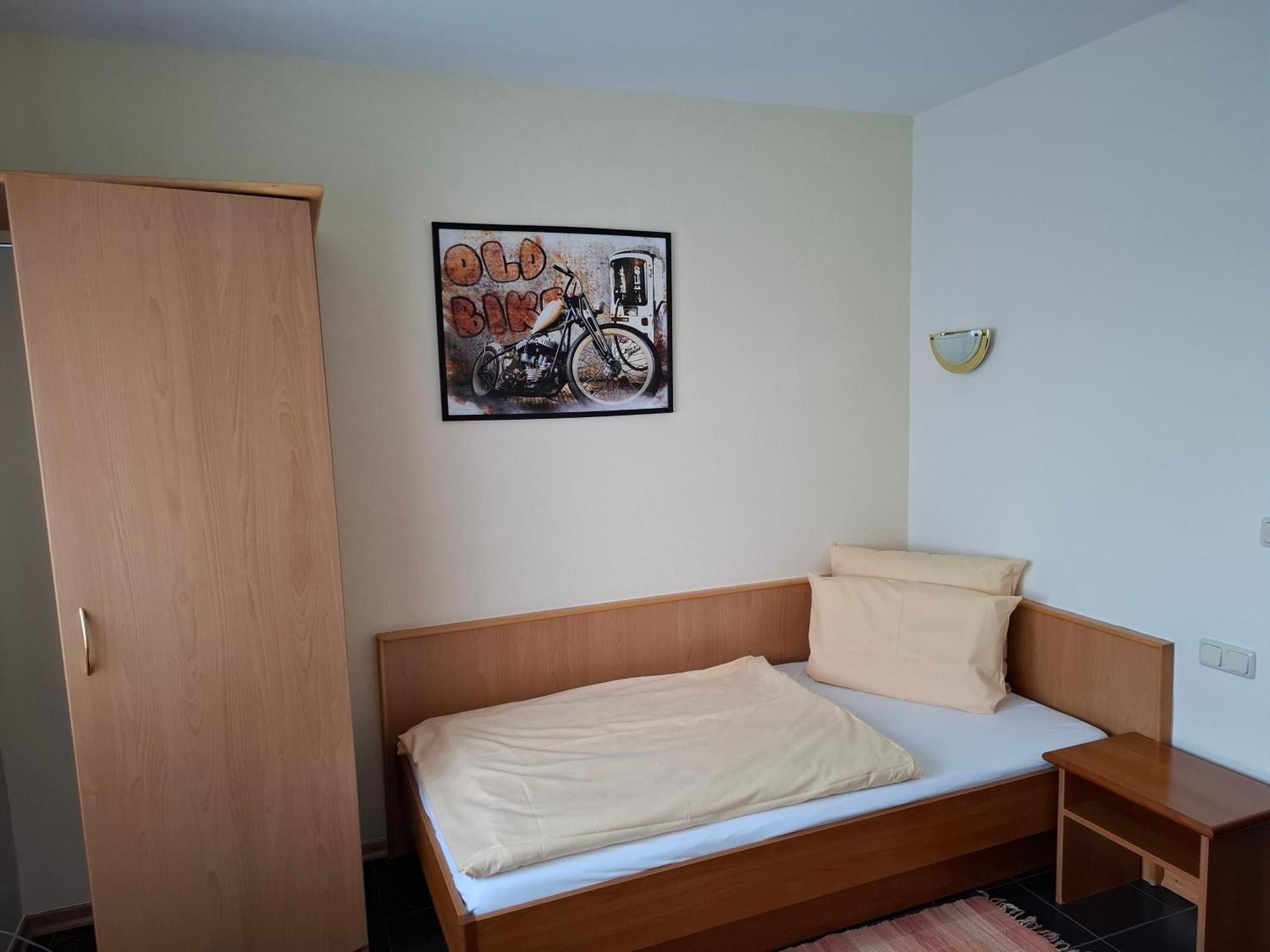 Hotel Lindenhof Rödermark Екстериор снимка